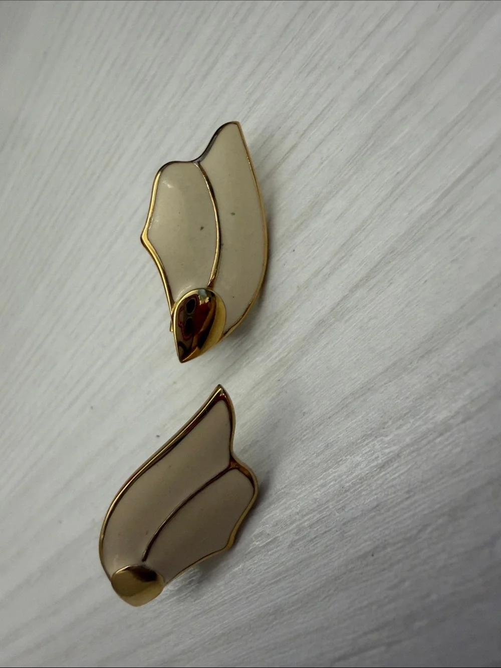 Monet Cream and Gold Leaf Clip Earrings